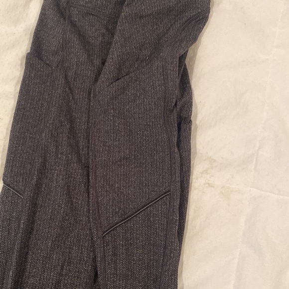Lululemon grey leggings - Picture 2 of 4